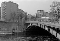 Dateiname=Berlin-Mitte-Moabit-Spree-19951230-280.jpg
Dateigröße=215KB
Abmessungen: 880x596
hinzugefügt am: 04. Januar 2016 Berlin-Mitte-Moabit-Spree-19951230-280.jpg