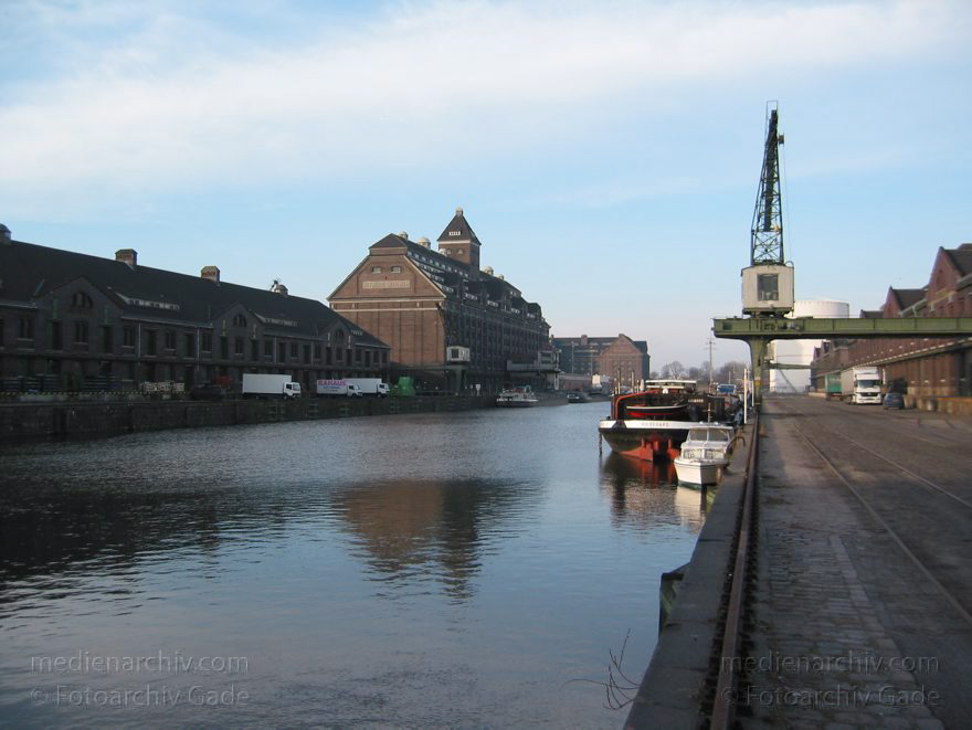 Berlin. Moabit. Westhafen. BEHALA
19. 1. 2002. Berlin. Moabit. Westhafen. BEHALA
Schlüsselwörter: BEHALA;Berlin;Deutschland;Germany;Hafen;Hafenbecken;Moabit;2002;Westhafen
