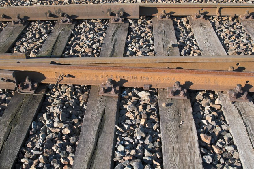 Berlin. Moabit. Westhafen. Bahngleise. Eisenbahnschwellen. Schienenverkehr
7. 11. 2005. Berlin. Moabit. Westhafen. Bahngleise. Eisenbahnschwellen. Schienenverkehr
Schlüsselwörter: Bahngleise;Berlin;Deutschland;Germany;Moabit;Schienenverkehr;2005;Westhafen