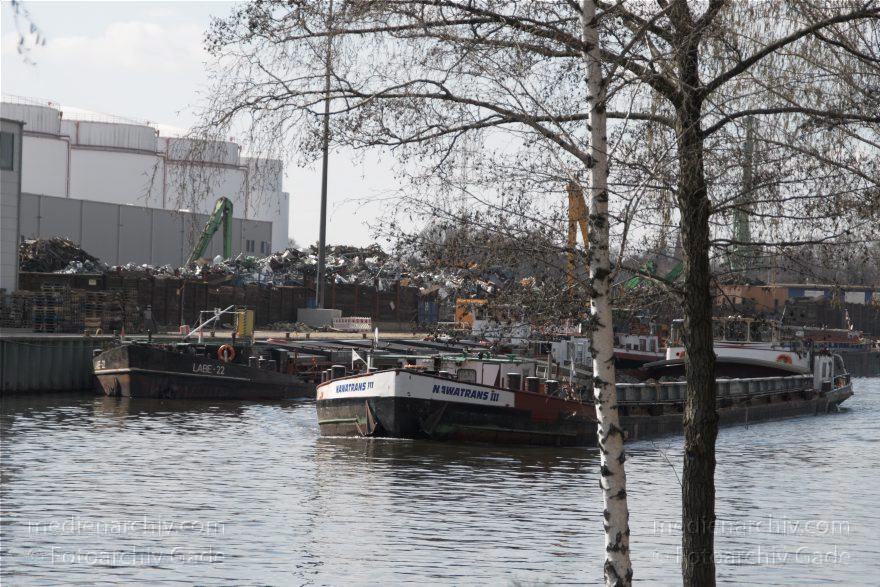 Berlin. Moabit. Westhafen
2. 4. 2010. Berlin. Moabit. Westhafen. Berlin-Spandauer Schifffahrtskanal. Binnenschiff
Schlüsselwörter: Berlin;Berlin-Spandauer Schifffahrtskanal;Binnenschiffe;Deutschland;Germany;Moabit;2010;Westhafen