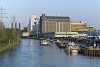 Dateiname=Berlin-Mitte-Moabit-Westhafen-20050419-10.jpg
Dateigröße=193KB
Abmessungen: 880x586
hinzugefügt am: 04. Januar 2016 Berlin-Mitte-Moabit-Westhafen-20050419-10.jpg