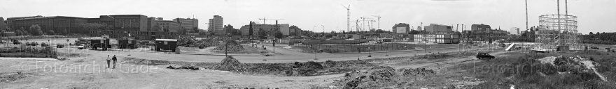 Berlin. Potsdamer Platz
Mai 1995. Berlin. Mitte. Tiergarten. Baustelle Potsdamer Platz. Abgeordnetenhaus. Staatsbibliothek. Weinhaus Huth. Esplanade
Schlüsselwörter: Baustelle;Berlin;Deutschland;Esplanade;Germany;Potsdamer Platz;Staatsbibliothek;Tiergarten;1995;Weinhaus Huth