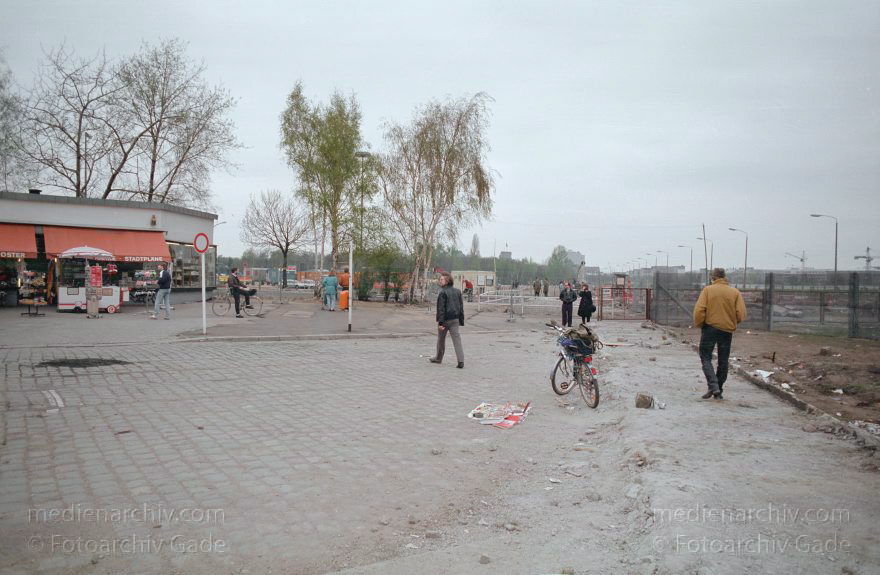 Berlin. Potsdamer Platz. Baustelle
März 1990. Berlin. Mitte. Tiergarten. Potsdamer Platz. Gelände der abgerissenen Berliner Mauer, Grenze der DDR zwischen Ostberlin und Westberlin.
Schlüsselwörter: Berlin;Berliner Mauer;Deutschland;Germany;Potsdamer Platz;1990;Tiergarten