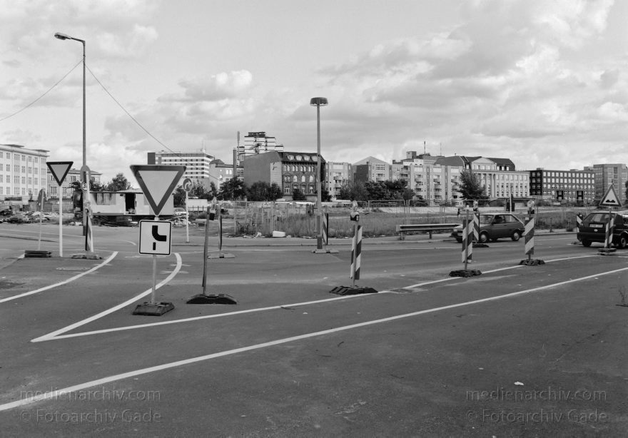 Berlin. Tiergarten. Potsdamer Platz
6. 9. 1992. Berlin. Mitte. Tiergarten. Potsdamer Platz
Schlüsselwörter: Berlin;Deutschland;Germany;Potsdamer Platz;1992;Tiergarten