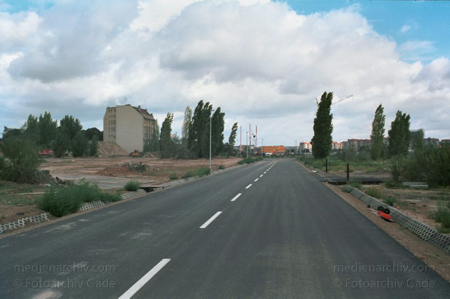 Berlin. Tiergarten. Potsdamer Platz
September 1994. Berlin. Mitte. Tiergarten. Potsdamer Platz
Schlüsselwörter: Berlin;Deutschland;Germany;Potsdamer Platz;Tiergarten;1994;Weinhaus Huth
