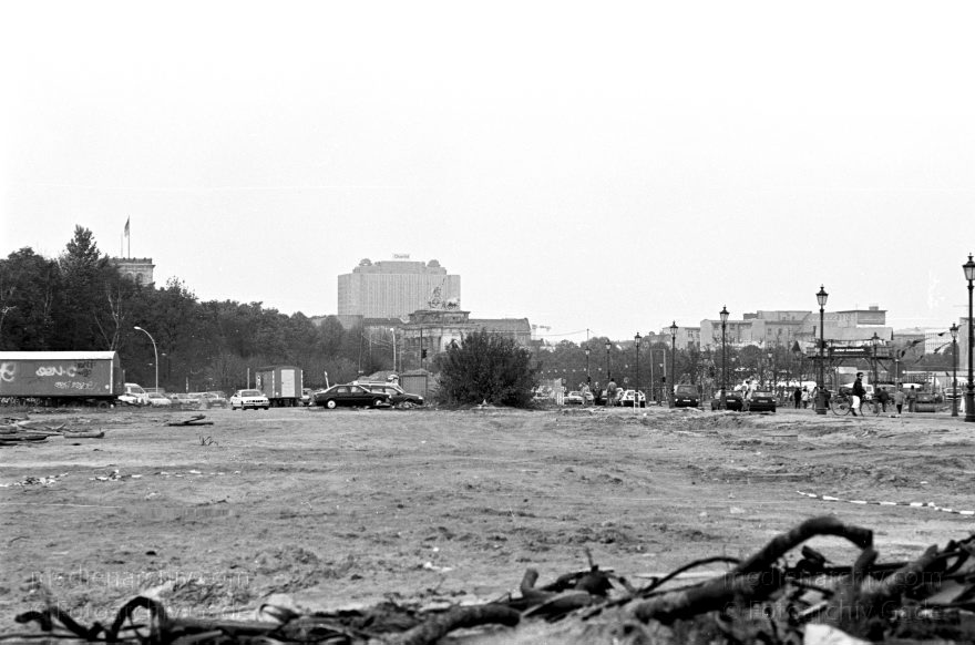 Berlin. Tiergarten. Potsdamer Platz
23. 10. 1994. Berlin. Mitte. Tiergarten. Potsdamer Platz
Schlüsselwörter: Baustelle;Berlin;Berliner Mauer;Deutschland;Germany;Potsdamer Platz;1994;Tiergarten