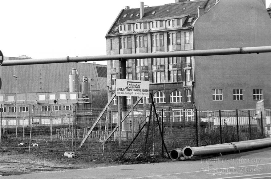 Berlin. Tiergarten. Potsdamer Platz. Weinhaus Huth
Januar 1995. Berlin. Mitte. Tiergarten. Potsdamer Platz
Schlüsselwörter: Baustelle;Berlin;Deutschland;Germany;Potsdamer Platz;Tiergarten;1995;Weinhaus Huth