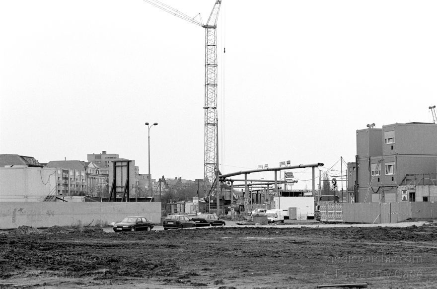Berlin. Tiergarten. Potsdamer Platz
20. 3. 1995. Berlin. Mitte. Tiergarten. Potsdamer Platz
Schlüsselwörter: Baustelle;Berlin;Deutschland;Germany;Potsdamer Platz;1995;Tiergarten
