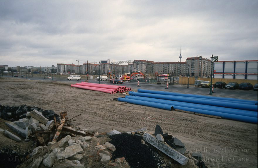 Berlin. Tiergarten. Potsdamer Platz
20. 3. 1995. Berlin. Mitte. Tiergarten. Potsdamer Platz
Schlüsselwörter: Baustelle;Berlin;Deutschland;Germany;Potsdamer Platz;1995;Tiergarten