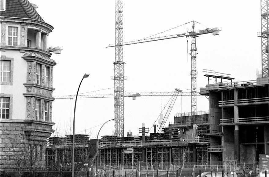 Berlin. Potsdamer Platz. Baustelle
1996. Berlin. Mitte. Tiergarten. Potsdamer Platz. Baustelle
Schlüsselwörter: Baustelle;Berlin;Debis-Haus;Deutschland;Germany;Potsdamer Platz;1996;Tiergarten