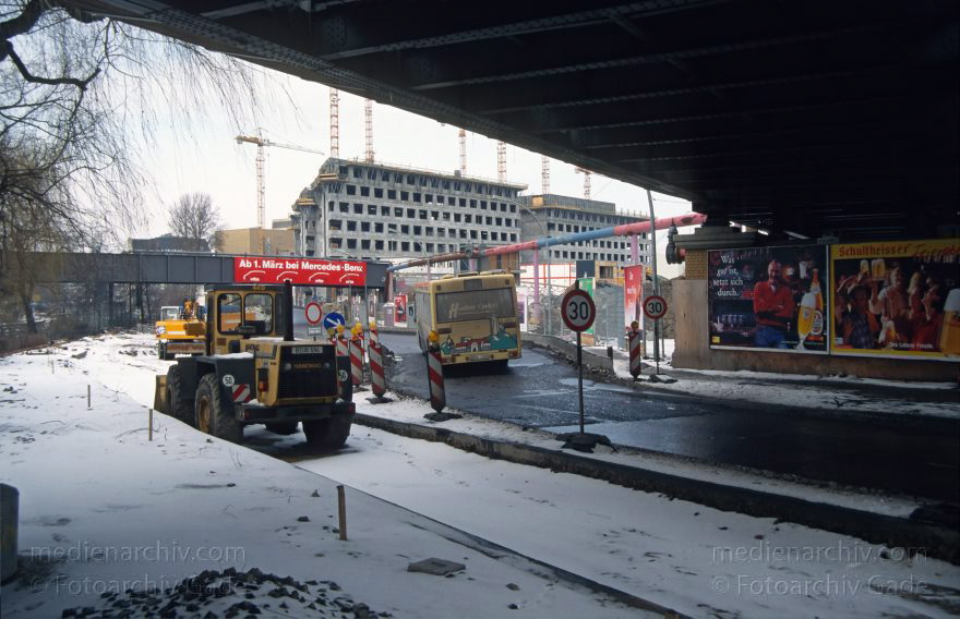 Berlin. Potsdamer Platz. Baustelle
1996. Berlin. Mitte. Tiergarten. Potsdamer Platz. Baustelle
Schlüsselwörter: Baustelle;Berlin;Deutschland;Germany;Potsdamer Platz;1996;Tiergarten