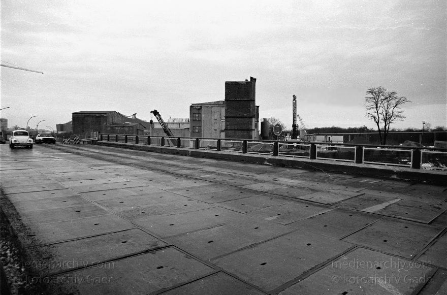 Berlin. Potsdamer Platz. Baustelle
1996. Berlin. Mitte. Tiergarten. Potsdamer Platz. Baustelle
Schlüsselwörter: Baustelle;Berlin;Deutschland;Germany;Potsdamer Platz;1996;Tiergarten