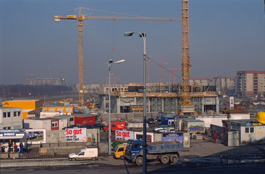 Berlin. Potsdamer Platz. Baustelle
September 1996. Berlin. Mitte. Tiergarten. Potsdamer Platz. Baustelle
Schlüsselwörter: Baustelle;Berlin;Deutschland;Germany;Potsdamer Platz;1996;Tiergarten