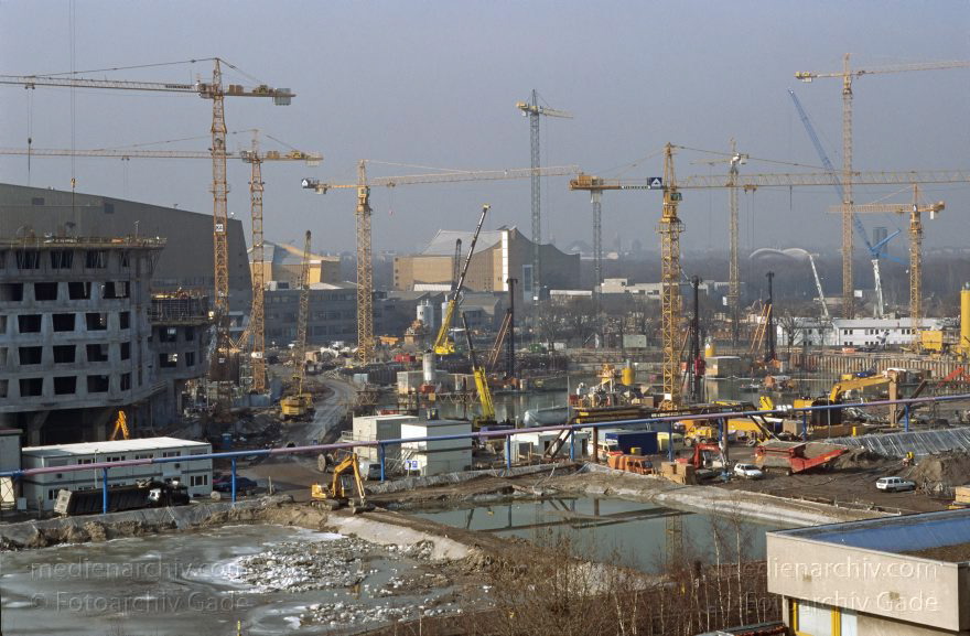 Berlin. Potsdamer Platz. Baustelle
September 1996. Berlin. Mitte. Tiergarten. Potsdamer Platz. Baustelle
Schlüsselwörter: Baustelle;Berlin;Deutschland;Germany;Potsdamer Platz;1996;Tiergarten