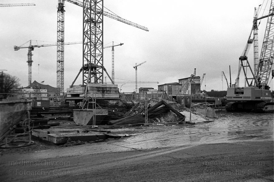 Berlin. Potsdamer Platz. Baustelle
31. 1. 1997. Berlin. Mitte. Tiergarten. Potsdamer Platz. Baustelle
Schlüsselwörter: Baustelle;Berlin;Deutschland;Germany;Potsdamer Platz;1997;Tiergarten
