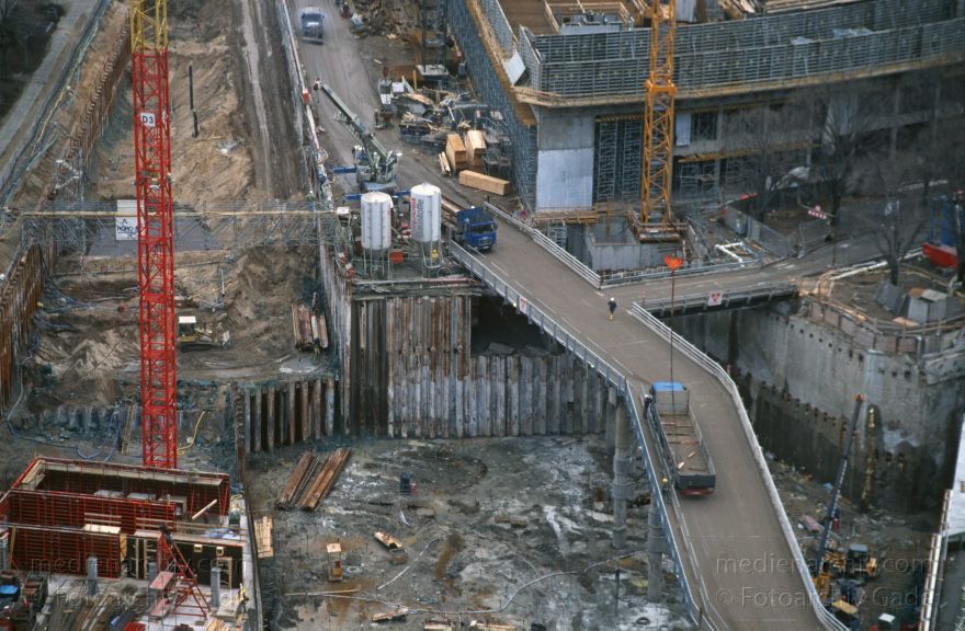 Berlin. Potsdamer Platz. Baustelle
31. 1. 1997. Berlin. Mitte. Tiergarten. Potsdamer Platz. Baustelle
Schlüsselwörter: Baustelle;Berlin;Deutschland;Germany;Potsdamer Platz;1997;Tiergarten