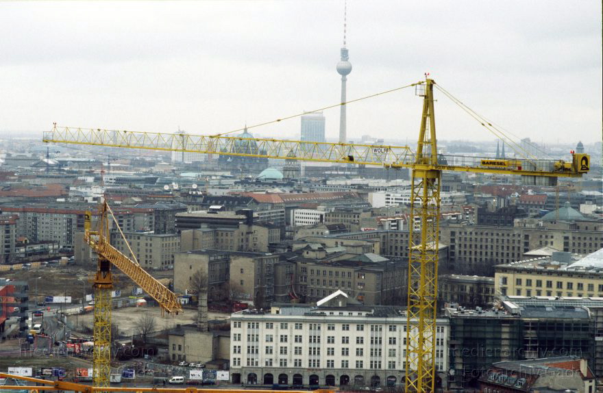 Berlin. Potsdamer Platz. Baustelle
31. 1. 1997. Berlin. Mitte. Tiergarten. Potsdamer Platz. Baustelle
Schlüsselwörter: Baustelle;Berlin;Deutschland;Germany;Potsdamer Platz;1997;Tiergarten