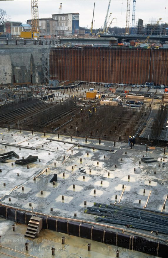 Berlin. Potsdamer Platz. Baustelle
31. 1. 1997. Berlin. Mitte. Tiergarten. Potsdamer Platz. Baustelle
Schlüsselwörter: Baustelle;Berlin;Deutschland;Germany;Potsdamer Platz;1997;Tiergarten