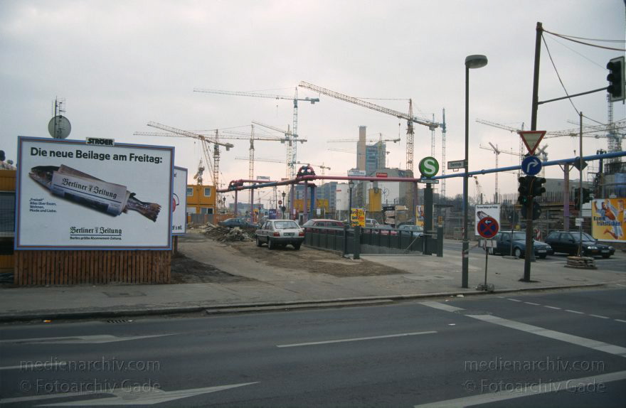 Berlin. Potsdamer Platz. Baustelle
9. 2. 1997. Berlin. Mitte. Tiergarten. Potsdamer Platz. Baustelle
Schlüsselwörter: Baustelle;Berlin;Deutschland;Germany;Potsdamer Platz;1997;Tiergarten