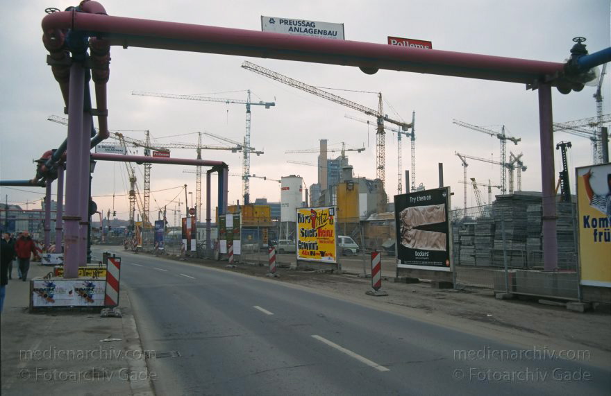 Berlin. Potsdamer Platz. Baustelle
9. 2. 1997. Berlin. Mitte. Tiergarten. Potsdamer Platz. Baustelle
Schlüsselwörter: Baustelle;Berlin;Deutschland;Germany;Potsdamer Platz;1997;Tiergarten