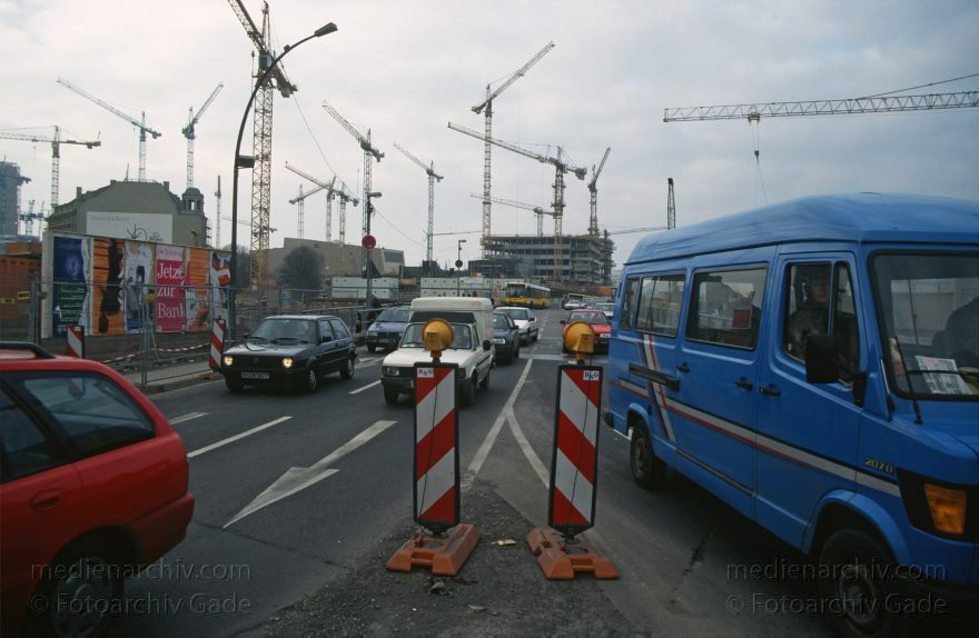 Berlin. Potsdamer Platz. Baustelle
9. 2. 1997. Berlin. Mitte. Tiergarten. Potsdamer Platz. Baustelle
Schlüsselwörter: Baustelle;Berlin;Deutschland;Germany;Potsdamer Platz;1997;Tiergarten