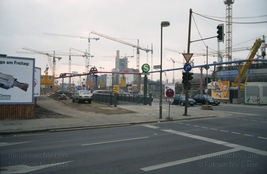 Berlin. Potsdamer Platz. Baustelle
9. 2. 1997. Berlin. Mitte. Tiergarten. Potsdamer Platz. Baustelle
Schlüsselwörter: Baustelle;Berlin;Deutschland;Germany;Potsdamer Platz;1997;Tiergarten