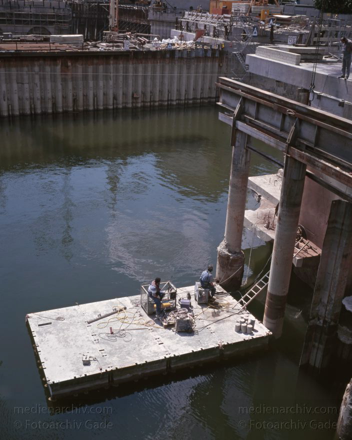 Berlin. Tiergarten. Potsdamer Platz.
Juni 1997. Berlin. Mitte. Tiergarten. Potsdamer Platz.
Schlüsselwörter: Baustelle;Berlin;Deutschland;Germany;Potsdamer Platz;1997;Tiergarten