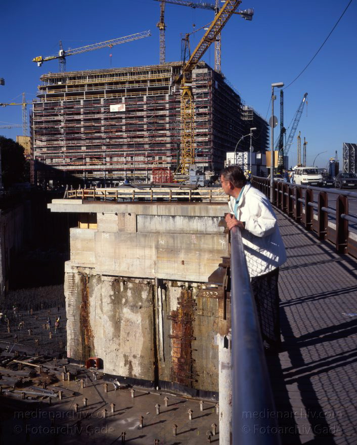 Berlin. Potsdamer Platz. Baustelle
September 1997. Berlin. Mitte. Tiergarten. Potsdamer Platz. Baustelle
Schlüsselwörter: Baustelle;Berlin;Deutschland;Germany;Potsdamer Platz;1997;Tiergarten