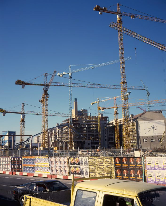 Berlin. Potsdamer Platz. Baustelle
September 1997. Berlin. Mitte. Tiergarten. Potsdamer Platz. Baustelle
Schlüsselwörter: Baustelle;Berlin;Deutschland;Germany;Potsdamer Platz;Tiergarten;1997;Weinhaus Huth