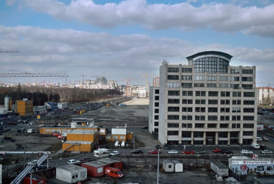 Berlin. Potsdamer Platz. Baustelle
März 1999. Berlin. Mitte. Tiergarten. Potsdamer Platz. Baustelle
Schlüsselwörter: Berlin;Deutschland;Germany;Potsdamer Platz;1999;Tiergarten
