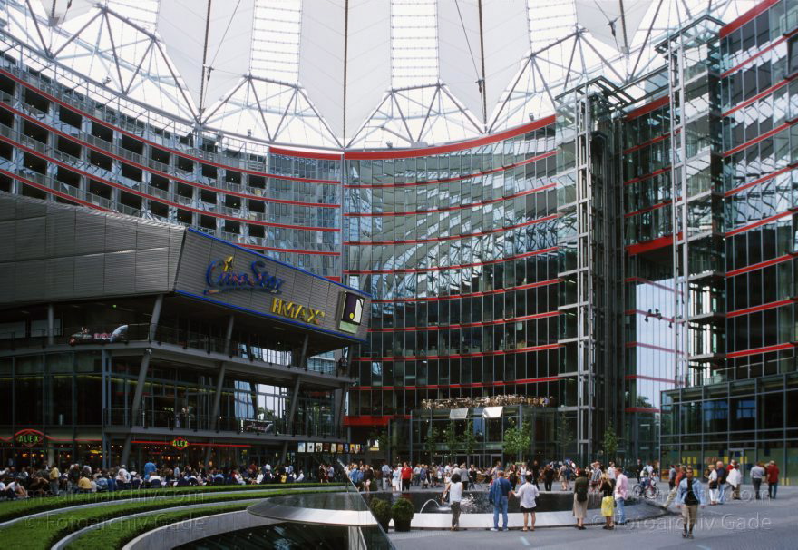 Berlin. Potsdamer Platz. Sony Center
1. Mai 2000. Berlin. Mitte. Tiergarten. Potsdamer Platz. Sony Center
Schlüsselwörter: Berlin;Deutschland;Germany;Potsdamer Platz;Sony Center;2000;Tiergarten