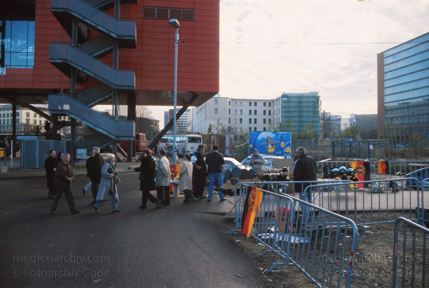 Berlin. Potsdamer Platz. Baustelle
10. 12. 2000. Berlin. Mitte. Tiergarten. Potsdamer Platz. Baustelle
Schlüsselwörter: Berlin;Deutschland;Germany;Potsdamer Platz;2000;Tiergarten