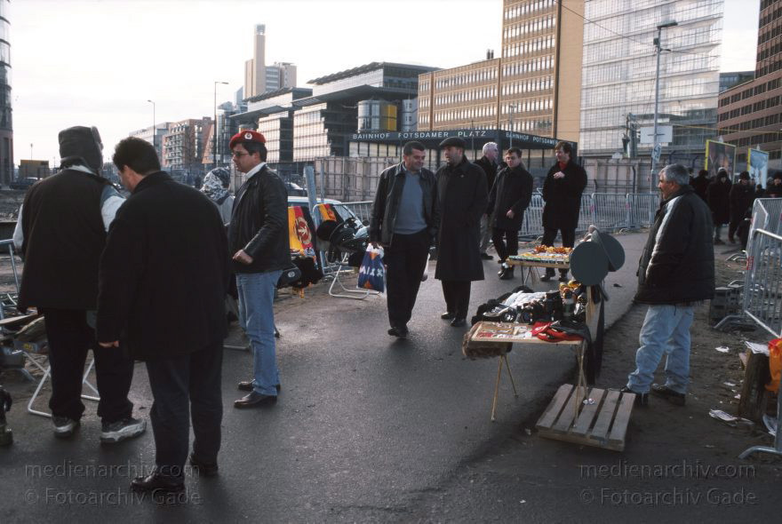 Berlin. Potsdamer Platz. Baustelle
10. 12. 2000. Berlin. Mitte. Tiergarten. Potsdamer Platz. Baustelle
Schlüsselwörter: Berlin;Deutschland;Germany;Potsdamer Platz;2000;Tiergarten