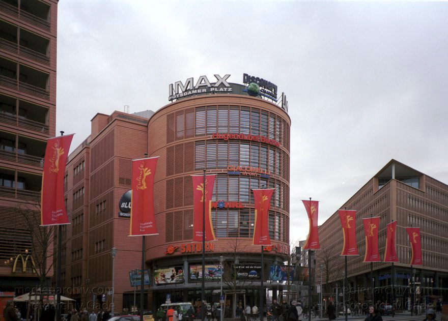 Berlin. Potsdamer Platz
Februar 2001. Berlin. Mitte. Potsdamer Platz
Schlüsselwörter: Berlin;Deutschland;Germany;Potsdamer Platz;2001;Tiergarten