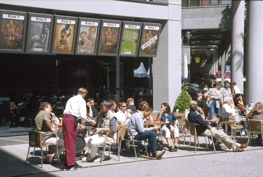 Berlin. Potsdamer Platz.
20. Mai 2001. Berlin. Mitte. Tiergarten. Potsdamer Platz.
Schlüsselwörter: Berlin;Deutschland;Germany;Potsdamer Platz;2001;Tiergarten