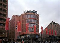 Berlin-Potsdamer-Platz-200102-10.jpg
