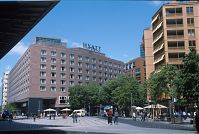 Dateiname=Berlin-Potsdamer-Platz-20010520-27.jpg
Dateigröße=236KB
Abmessungen: 880x591
hinzugefügt am: 04. Januar 2016 Berlin-Potsdamer-Platz-20010520-27.jpg