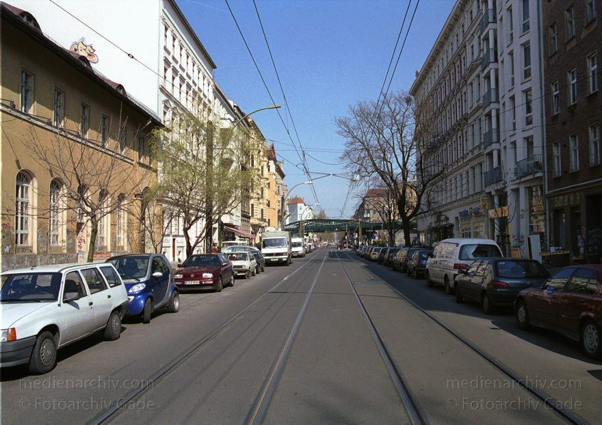 Berlin. Prenzlauer Berg. Kastanienallee
März 2002. Berlin. Prenzlauer Berg. Kastanienallee
Schlüsselwörter: Berlin;Deutschland;Germany;Kastanienallee;Pankow;2002;Prenzlauer Berg