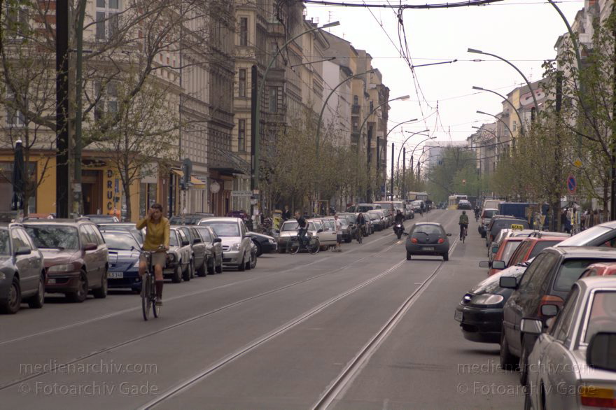 Berlin. Pankow. Prenzlauer Berg. Kastanienallee
14. 4. 2005. Berlin. Pankow. Prenzlauer Berg. Kastanienallee
Schlüsselwörter: Berlin;Deutschland;Germany;Kastanienallee;Pankow;2005;Prenzlauer Berg