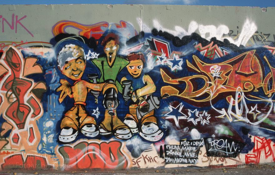 Berlin. Prenzlauer Berg. Mauerpark. Graffity an der Mauer der Sportanlage.
November 1999. Berlin. Prenzlauer Berg. Mauerpark. Graffity an der Mauer der Sportanlage.
Schlüsselwörter: Berlin;Deutschland;Germany;Graffity;Mauerpark;Pankow;1999;Prenzlauer Berg