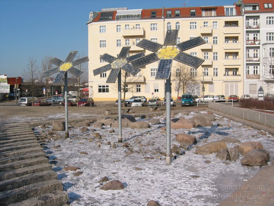 Berlin. Prenzlauer Berg (Pankow) Mauerpark
Februar 2003. Berlin. Prenzlauer Berg (Pankow) Mauerpark
Schlüsselwörter: Berlin;Deutschland;Germany;Mauerpark;Pankow;2003;Prenzlauer Berg