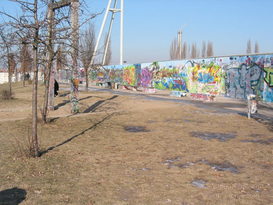 Berlin. Prenzlauer Berg (Pankow) Mauerpark
Februar 2003. Berlin. Prenzlauer Berg (Pankow) Mauerpark
Schlüsselwörter: Berlin;Deutschland;Germany;Mauerpark;Pankow;2003;Prenzlauer Berg