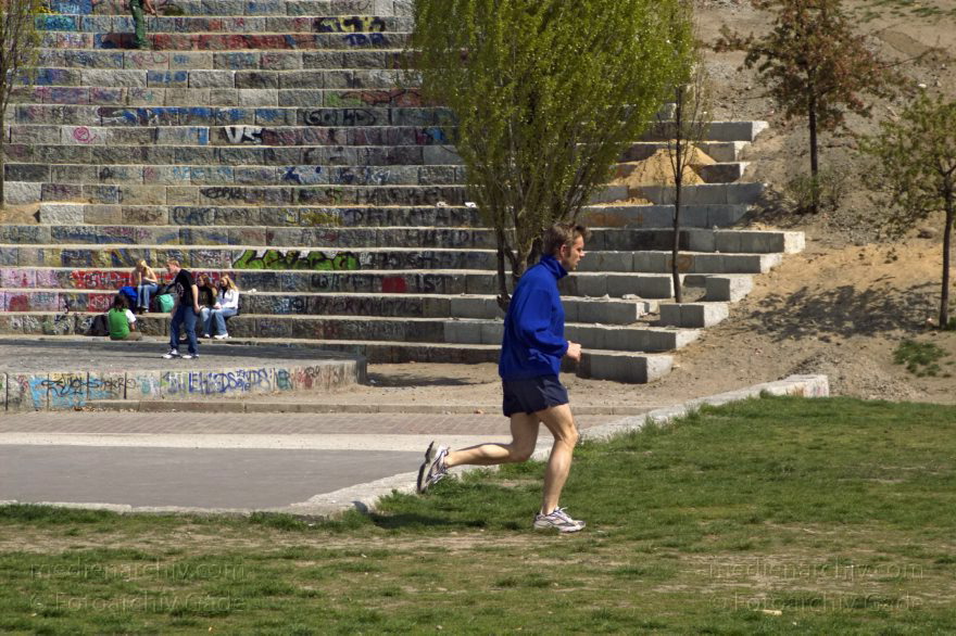 Berlin. Pankow. Prenzlauer Berg. Mauerpark
22. 4. 2005. Berlin. Pankow. Prenzlauer Berg. Mauerpark
Schlüsselwörter: Berlin;Deutschland;Germany;Mauerpark;Pankow;2005;Prenzlauer Berg