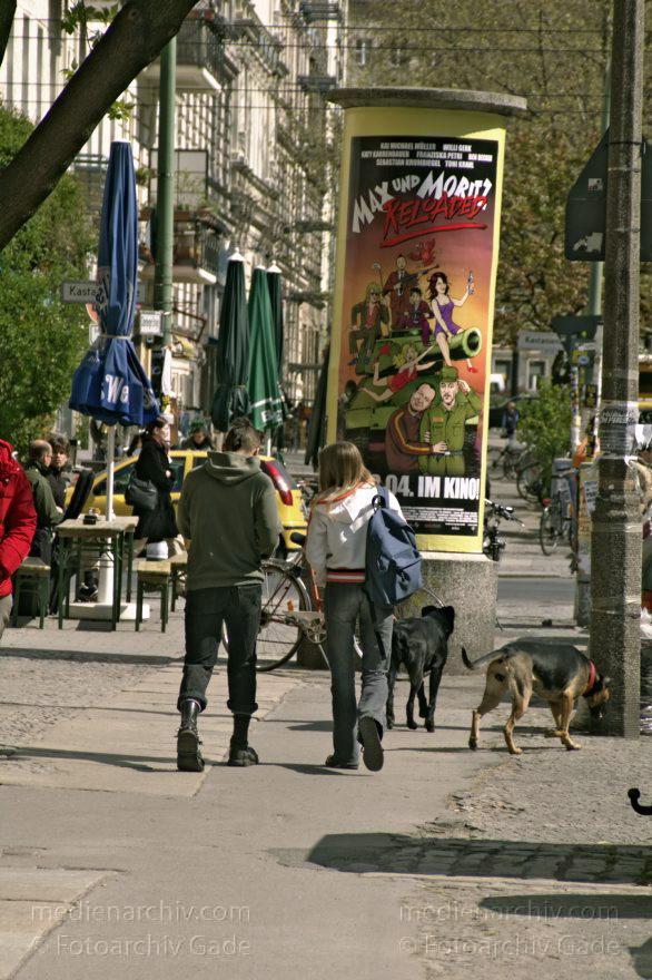 Berlin. Pankow. Prenzlauer Berg. Oderberger Straße
22. 4. 2005. Berlin. Pankow. Prenzlauer Berg. Oderberger Straße. Litfaßsäule
Schlüsselwörter: Berlin;Deutschland;Germany;Litfaßsäule;Oderberger Straße;Pankow;2005;Prenzlauer Berg