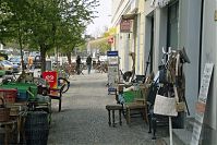 Dateiname=Berlin-Prenzlauer-Berg-Oderberger-20050422-28.jpg
Dateigröße=250KB
Abmessungen: 880x586
hinzugefügt am: 04. Januar 2016 Berlin-Prenzlauer-Berg-Oderberger-20050422-28.jpg