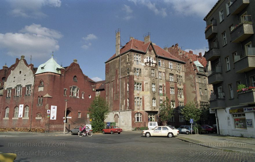 Berlin. Prenzlauer Berg
Juni 1991. Berlin. Prenzlauer Berg
Schlüsselwörter: Berlin;Deutschland;Germany;Pankow;1991;Prenzlauer Berg