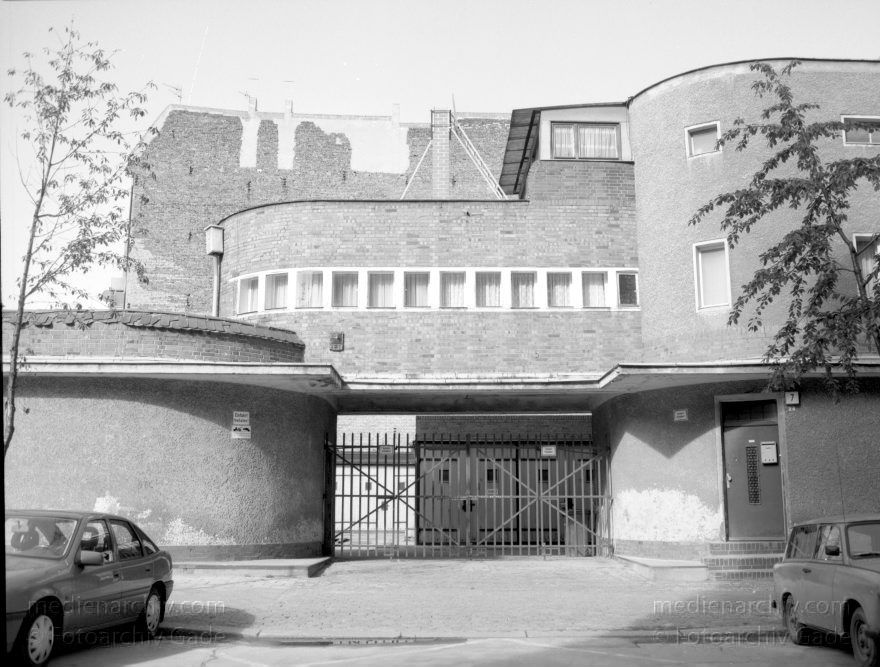 Berlin. Prenzlauer Berg
September 1993. Berlin. Prenzlauer Berg
Schlüsselwörter: Deutschland;Germany;Pankow;Berlin;Prenzlauer Berg