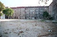 Dateiname=Berlin-Prenzlauer-Berg-19910921-09.jpg
Dateigröße=269KB
Abmessungen: 880x570
hinzugefügt am: 04. Januar 2016 Berlin-Prenzlauer-Berg-19910921-09.jpg