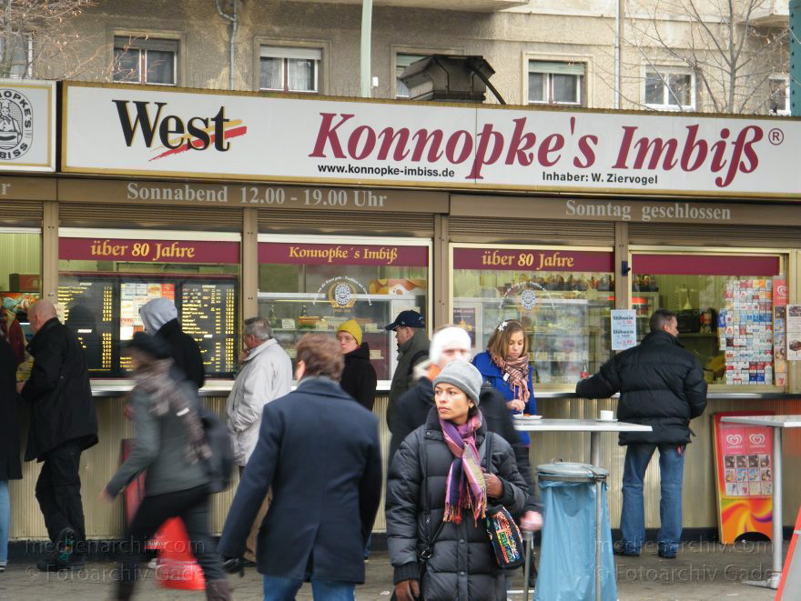 Berlin. Pankow. Prenzlauer Berg. Schönhauser Alle. Konnopkes Imbiss.
16. 2. 2010. Berlin. Pankow. Prenzlauer Berg. Schönhauser Alle. Konnopke's Imbiss.
Schlüsselwörter: Berlin;Deutschland;Germany;Imbiss;Konnopke;Pankow;Prenzlauer Berg;Schönhauser Allee;2010;Winter