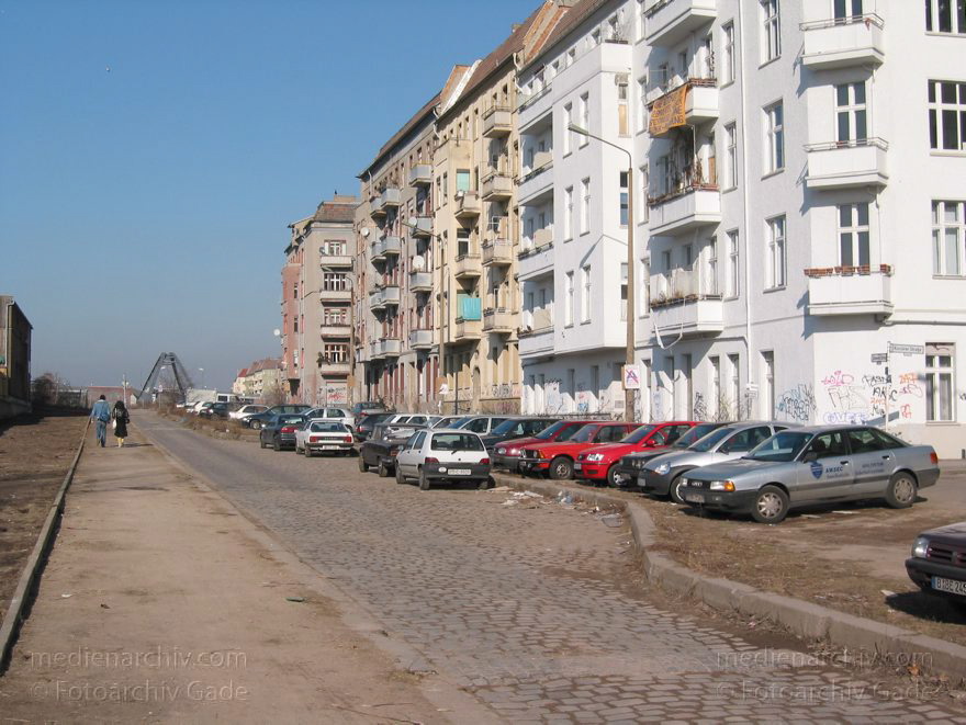 Berlin. Prenzlauer Berg (Pankow) Schwedterstraße
Februar 2003. Berlin. Prenzlauer Berg (Pankow) Schwedter Straße
Schlüsselwörter: Berlin;Deutschland;Germany;Pankow;Prenzlauer Berg;2003;Schwedter Straße